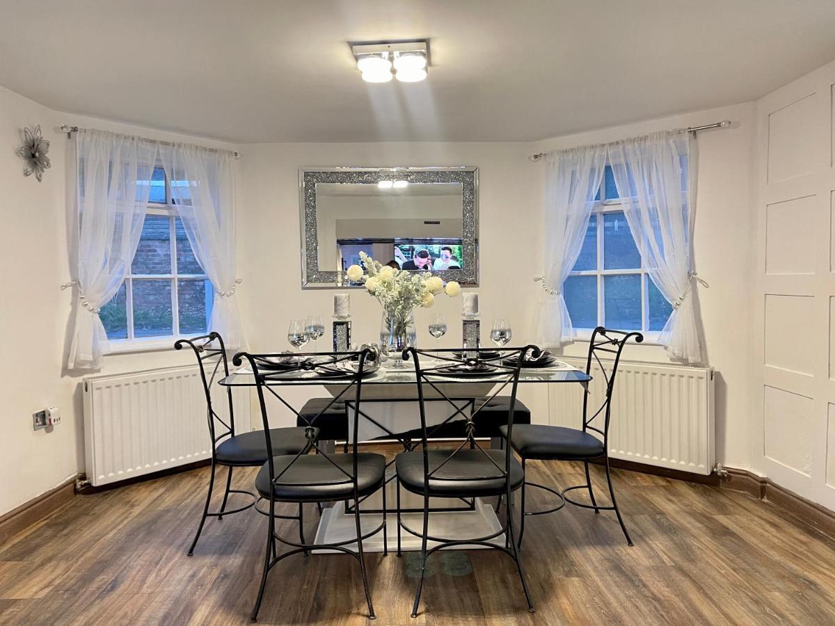 Tollgate House - Luxury Cozy Cottage - Huge Hot Tub - Alton Towers تشيدل المظهر الخارجي الصورة
