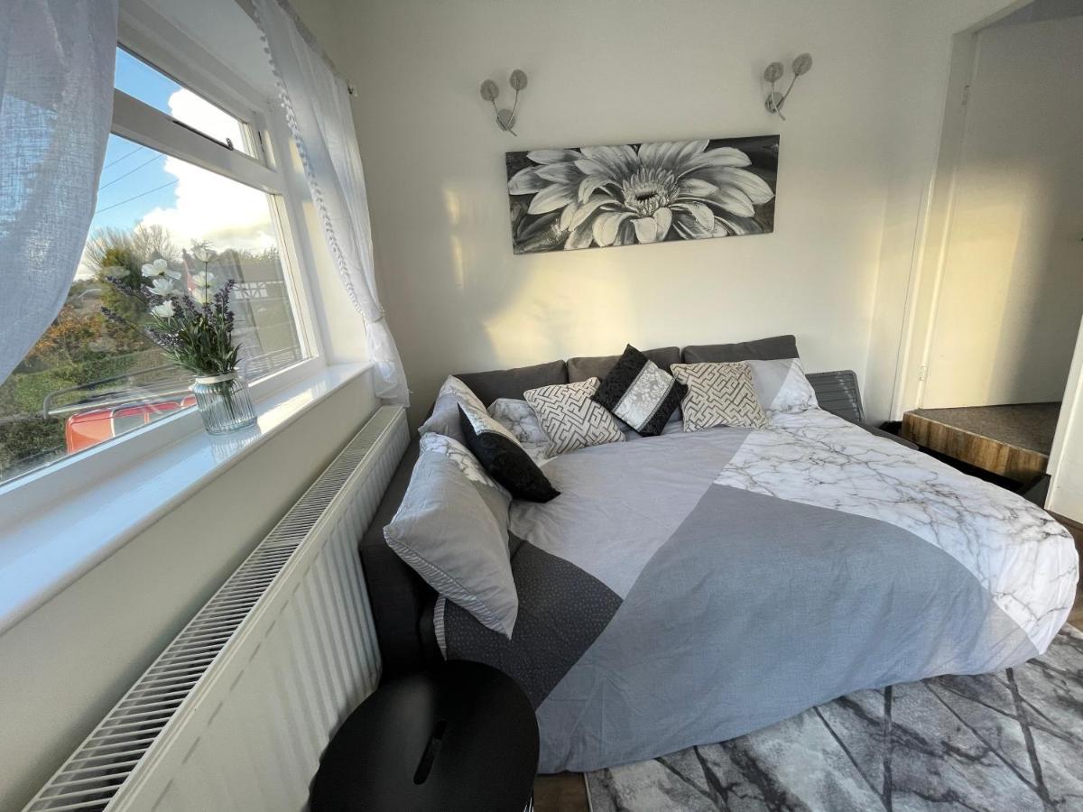 Tollgate House - Luxury Cozy Cottage - Huge Hot Tub - Alton Towers تشيدل المظهر الخارجي الصورة