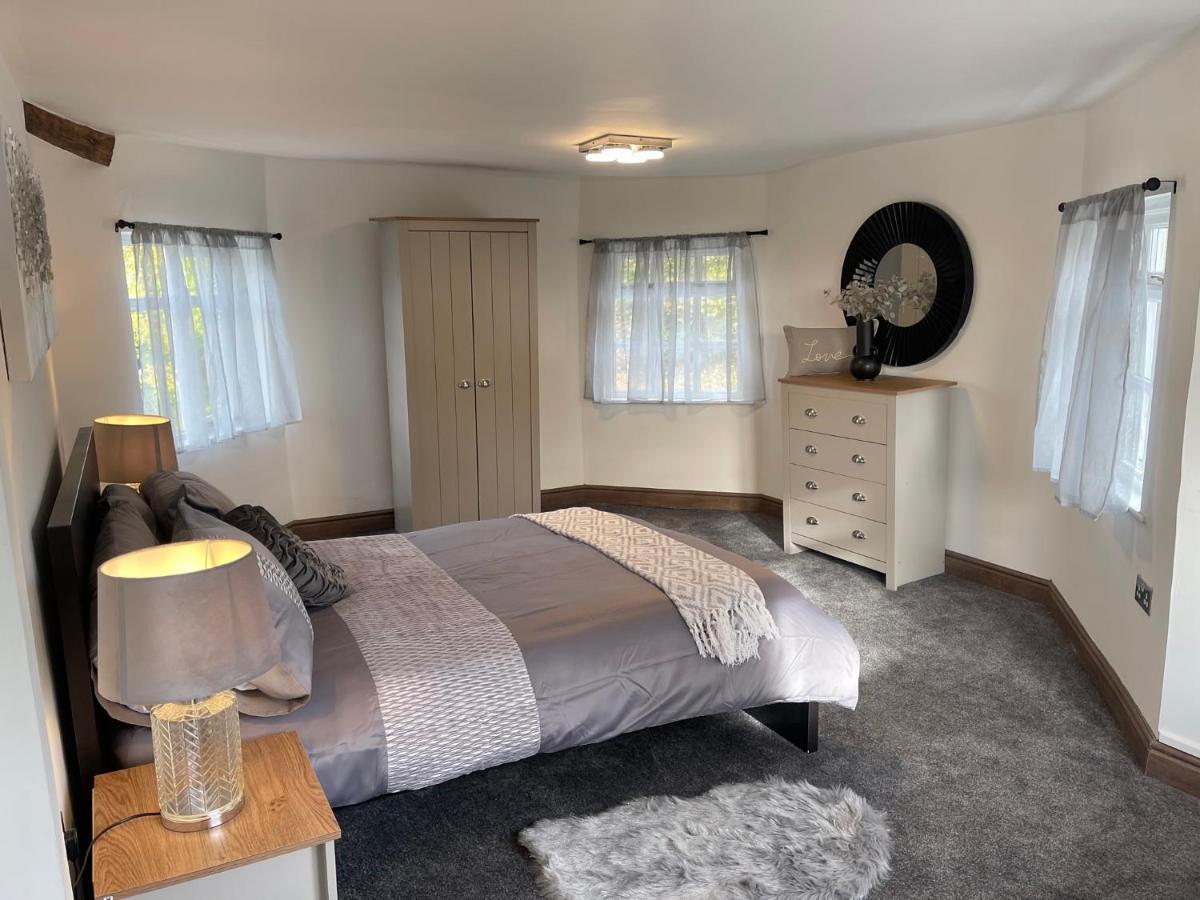 Tollgate House - Luxury Cozy Cottage - Huge Hot Tub - Alton Towers تشيدل المظهر الخارجي الصورة